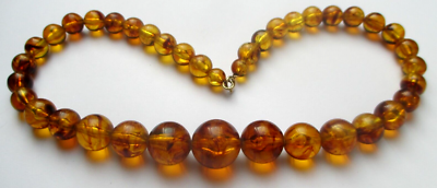 Collier Vintage En Perles Dégressives Orange Ambré - Résine - Modèle 2241 - État Impeccable (Occasion)