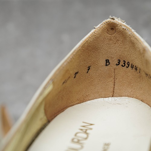 Charles Jourdan Paris Vintage Ivory Leather Retro Pumps Womens Size 7 - Picture 17 of 19