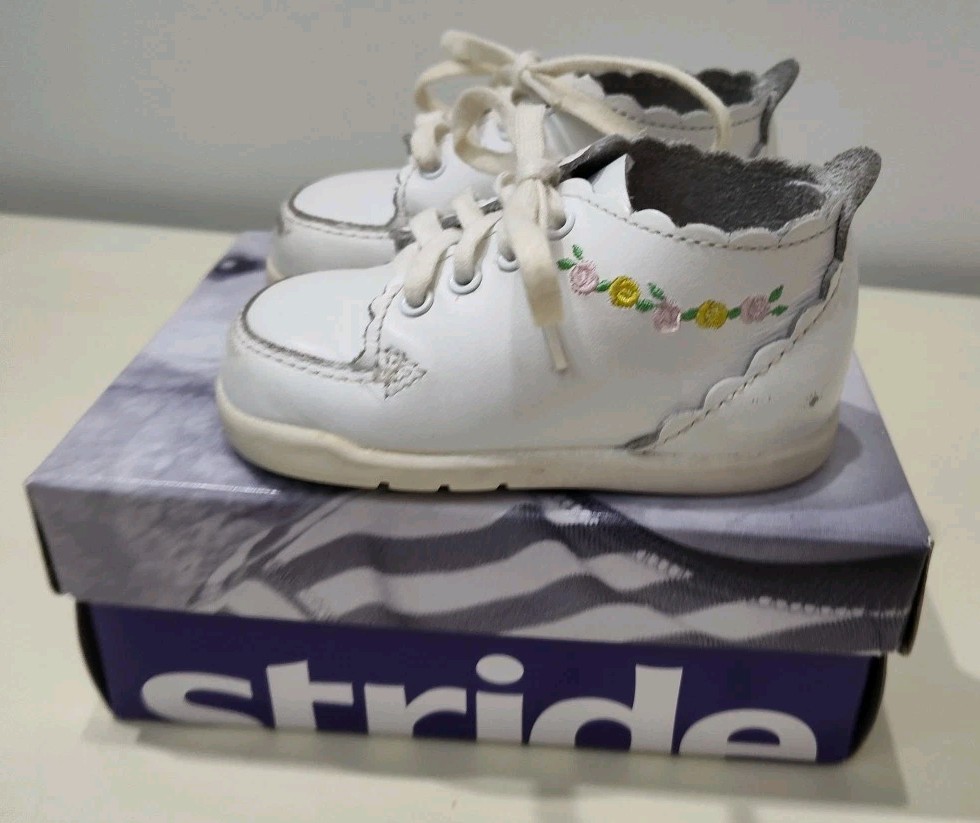 Flowers Size 3e Tie Up Shoes Scalloped