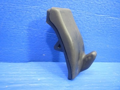 96-02 TOYOTA 4RUNNER REAR WINDSHIELD WIPER ARM HOLDER, BRACKET, HOOK. JAPAN. b42