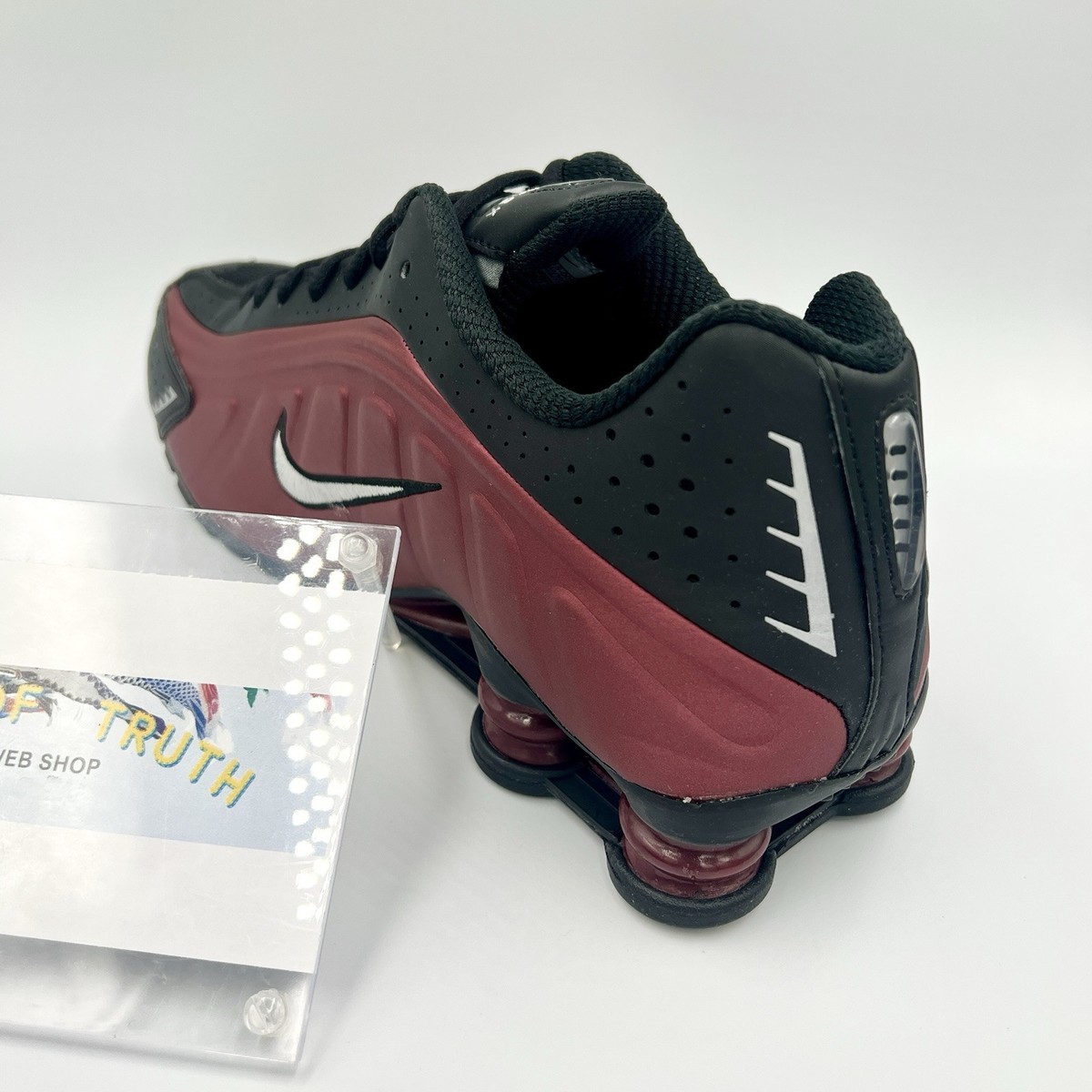 靴 NIKE SHOX R4 RED 25.5 UK6 Nike Shox R4 Men's Shoes in University Red/Black/Metallic