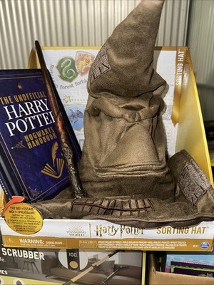 Harry Potter Talking Sorting Hat  & Potter Hogwarts Handbook & Wand 50108AET