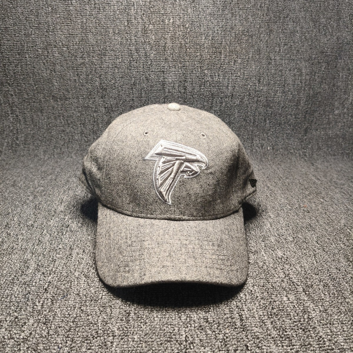 New Era Atlanta Falcons NFL Gray Monochrome Logo Curved Brim Cap Hat