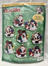 BUCILLA SANTA SNOWMEN FENCE 8 Felt Sequin Jeweled Ornament Kit Christmas Opened
