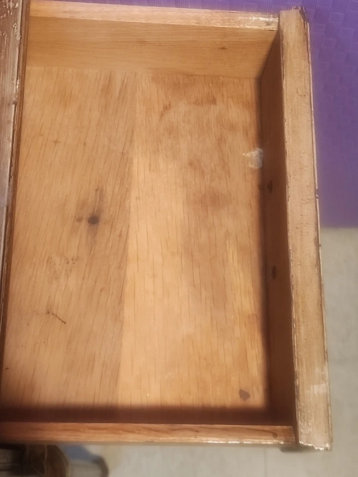 Antiguo soporte de un solo cajón no seguro, madera de cerezo de roble, pieza pesada, lavado blanco Foto 4 de 4