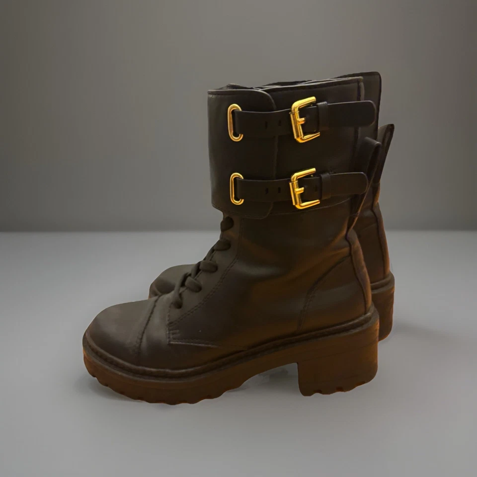 DKNY women’s black combat boot size 6.5 Bart K3125783 Lace Up Ankle side zipper - Image 2 of 4