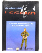 Legend Productions US Navy Woman Pilot #2 1:35 LF004 Model Kit Flight Helmet