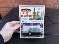 Golden Wheel Austin FX4 London Taxi Black Cab - Retro