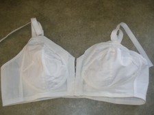 Vintage New without Tags Exquisite Form White Bra 530 Size 38B Front Snap