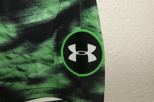 New NWT Boys Under Armour Hydro Storm Water Resistant Shorts 26 Back to School - 第 2/4 張圖片