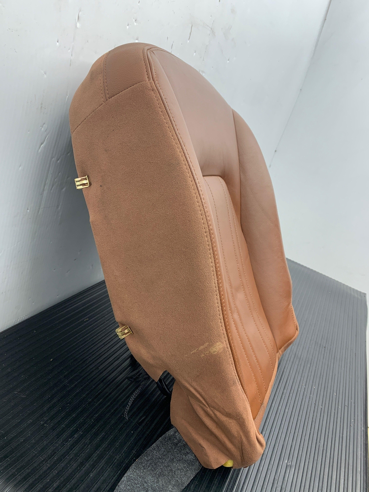 2014 - 2017 MASERATI GHIBLI M157 RIGHT FRONT SEAT LOWER CUSHION *LIGHT CREASES*