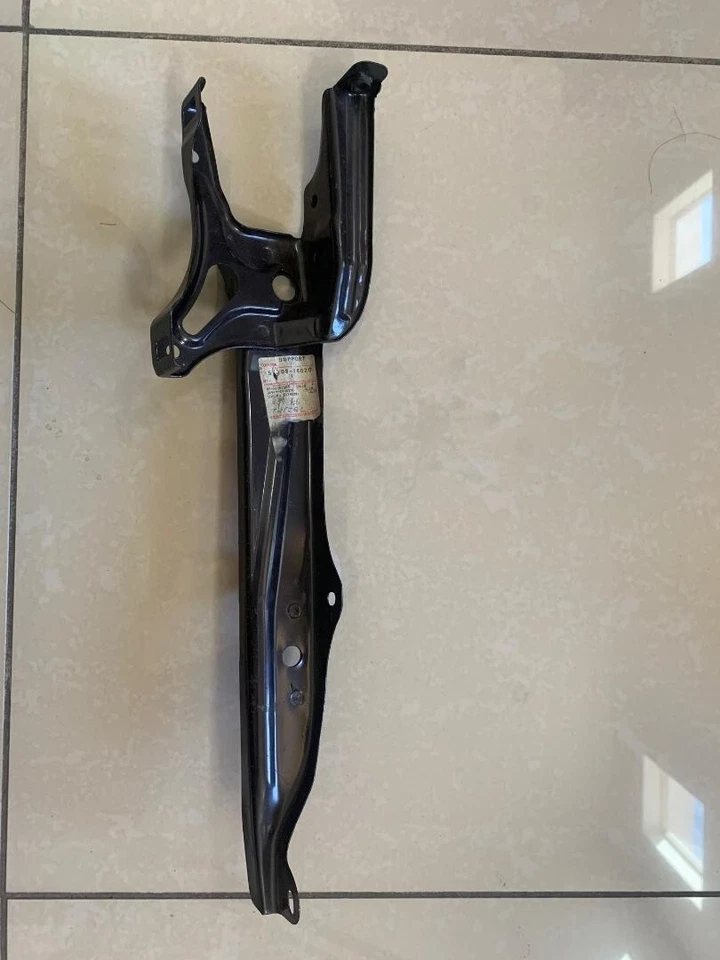 53208-16020 Hood Lock Support Sub-Assy  1983-1988 Toyota Tercel OEM 5320816020 Foto 2 de 3