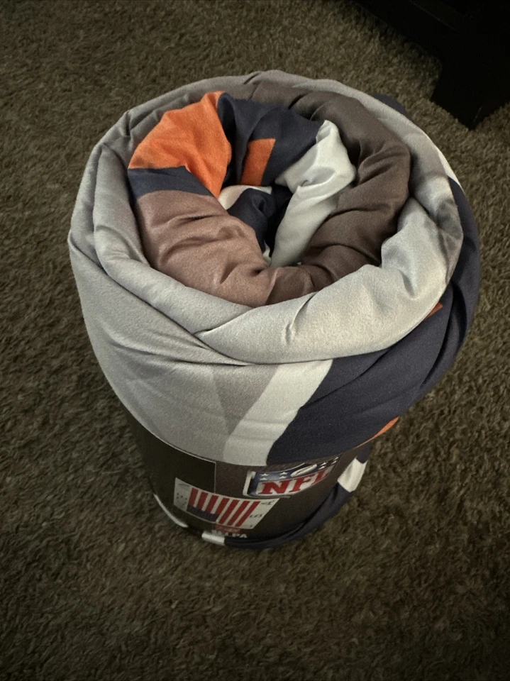 Cubierta acurrucada Denver Bronco Foto 4 de 4