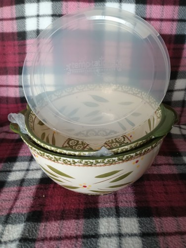 set of 2 temp-tations; presentable ovenware; mixing bowls/w covers - Picture 11 of 16