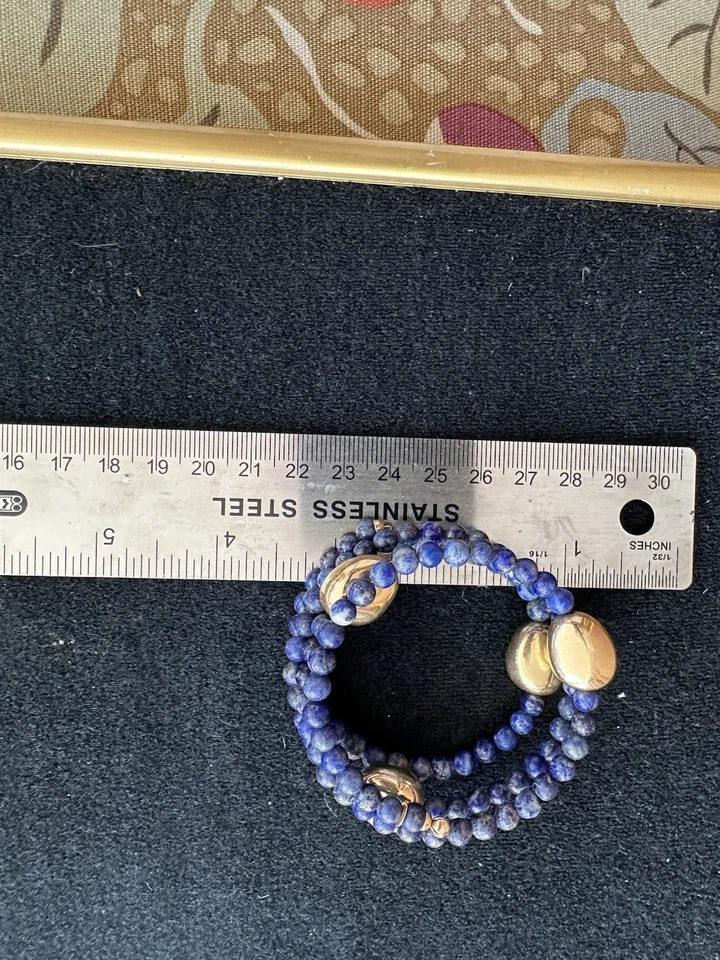 pulsera de cuentas de sodalita y oro Foto 4 de 4