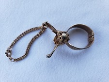 Vintage GLOVE CLIP Holder Goldtone Metal Etched Gold Bead Victorian Style