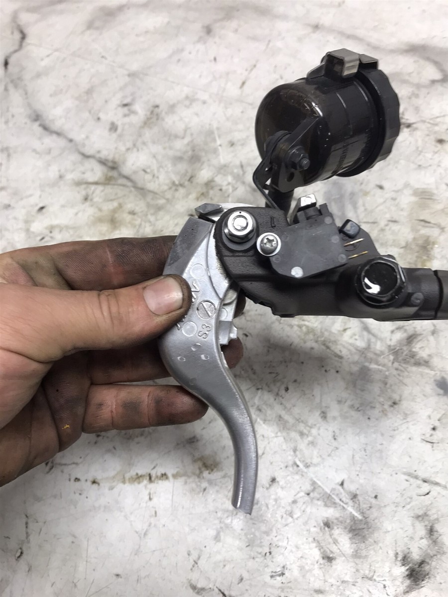 22 Kawasaki ZR Z 900 Z900 ZR900 R RS front brake master