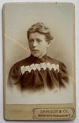 orig. CDV Foto Fotografie alt Bild Frau Dame Mode um 1890 München Samson
