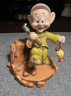 DISNEY PARKS DOPEY DWARF MINING FOR GEMS SNOW WHITE BOBBLEHEAD RESIN FIGURINE