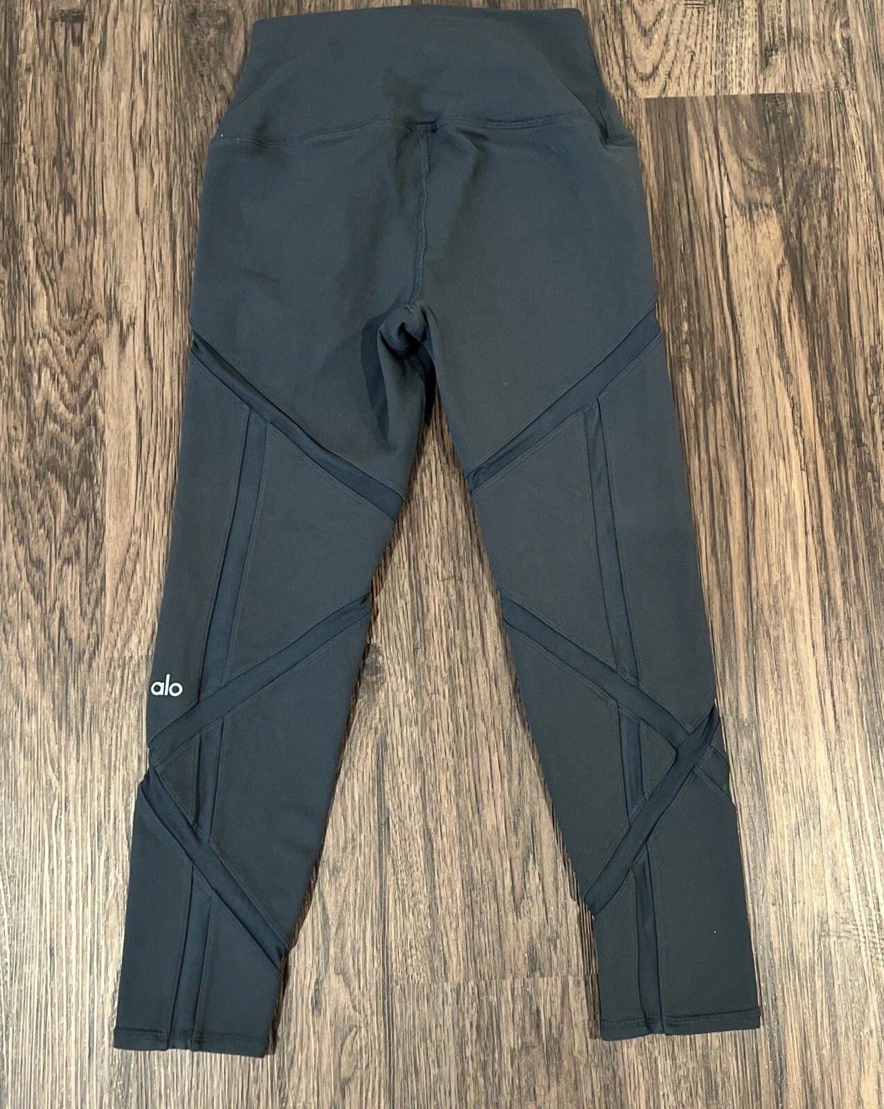 alo-yoga high waist epic mesh leggings