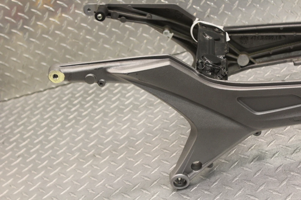 Ducati Hypermotard 939 2016 subchasis trasero subchasis trasero erupción Foto 2 de 4