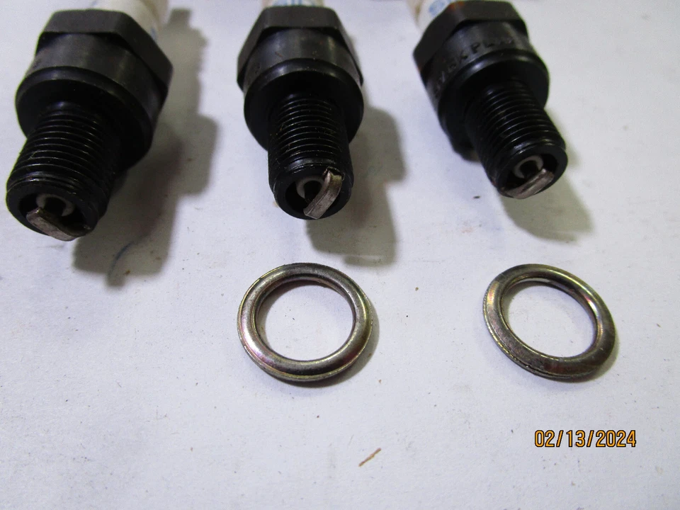 3 Spark Plugs Conventional ACDelco S102F (3 pack) (one missing crush washer) Foto 3 de 4