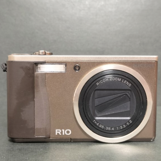 Excellent] Ricoh R10 10.0MP 7.1x Wide Zoom Compact Digital Camera