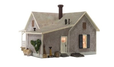 Built-N-Ready Old Homestead House HO Woodland Scenics (US IMPORT)