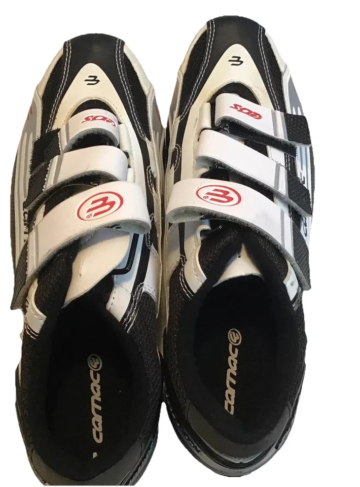 Zapato de montar 8 Carnac para hombre con tacos de 3 agujeros blanco y negro diseñado en Francia Foto 4 de 4