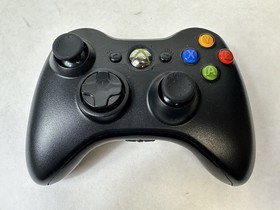 Microsoft Xbox 360 S, 1439, 4GB, Tested and In Working Condition, 1 Controller 