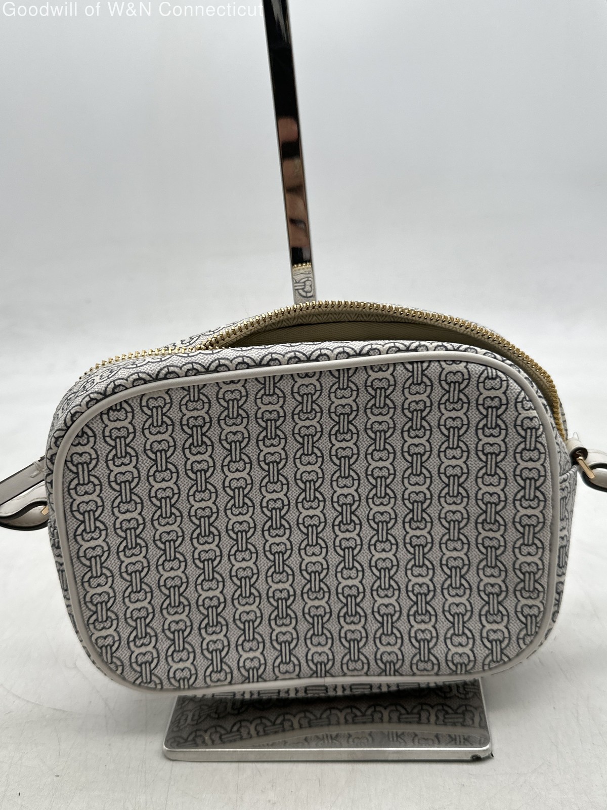 Authenticated Tory Burch Women Blue Basic - image 3