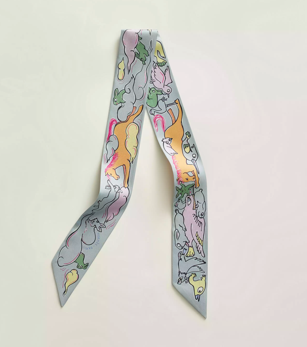 【オシャレ格上げ】HERMES Mille et Un Lapins Twilly NEW Hermes Mille et Un Lapins Twilly - Rabbit Gray / Gris