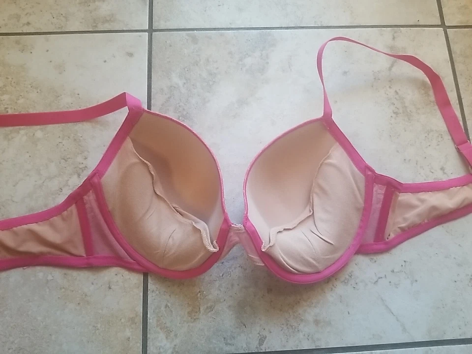 Sujetador Fredericks Of Hollywood Rosa Con Aros Acolchado Push Up Indomable Talla 40C Foto 3 de 4