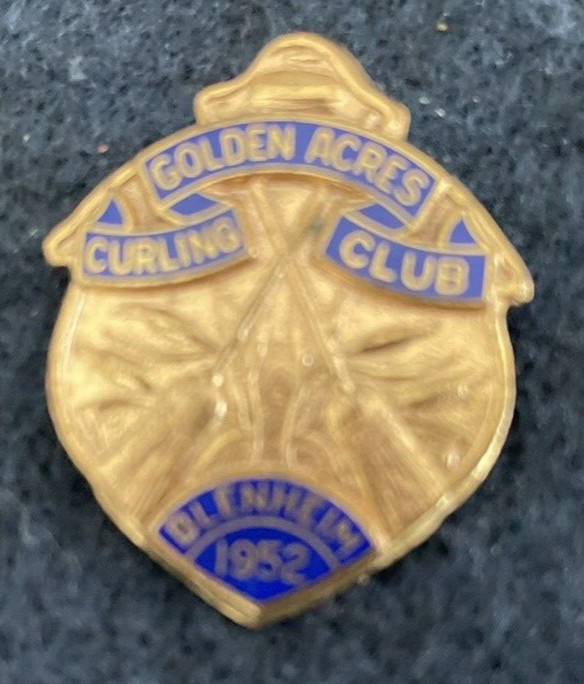 Blenheim, NC Golden Acres Curling Club Pinback Pin 1952