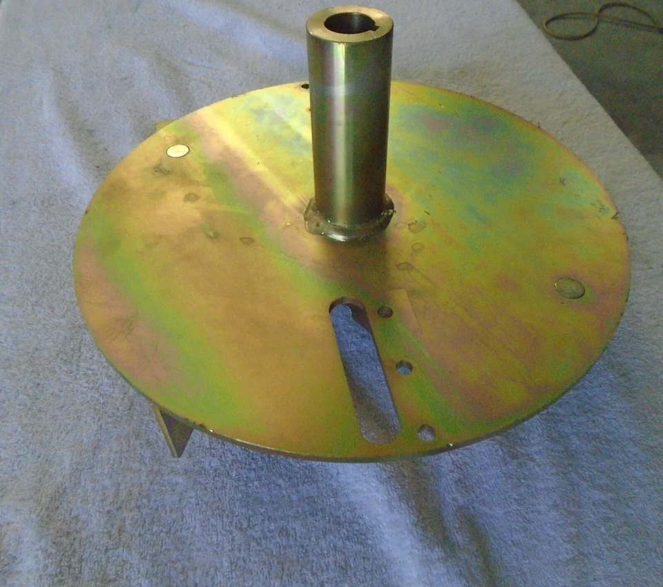 Conjunto de rotor trituradora astilladora de madera Brush Master Beast CH11 457CC con martillos Foto 4 de 4