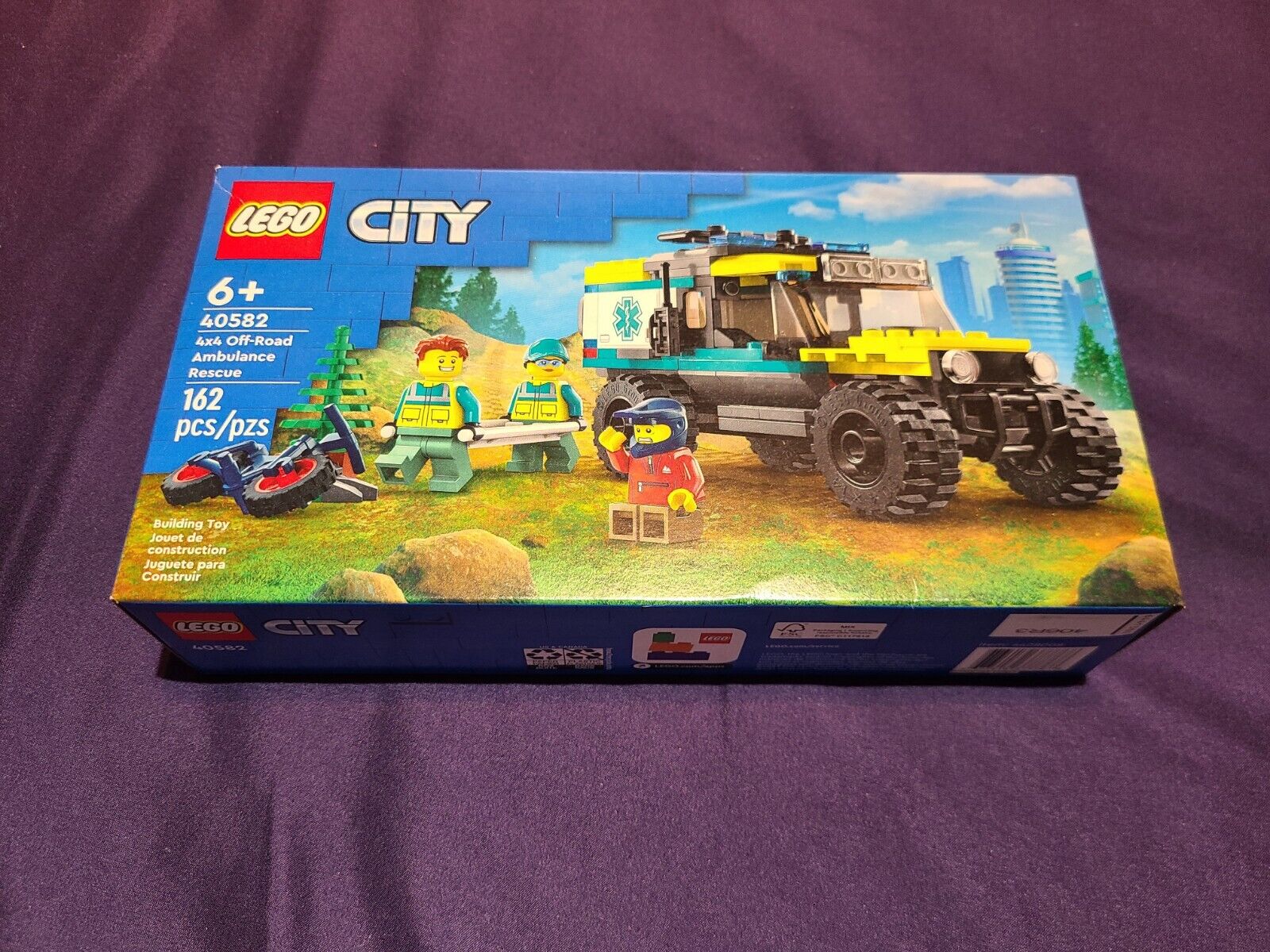 LEGO 4x4 Off-Road Ambulance Rescue 40582 Brand New