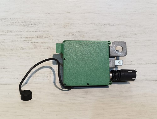 Amplificatore Antenna Land Rover Discovery II Td5 AM / FM XUO100010 - Imagen 2 de 5