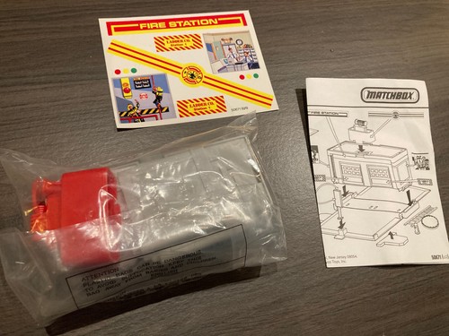 Matchbox Vintage 1993 Fire Travel Playset Mini Fold N Go 50671 - MISSING VEHICLE - Picture 3 of 3