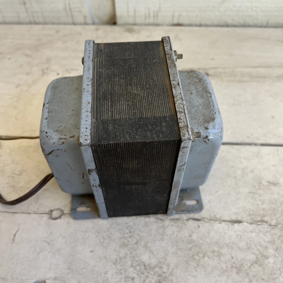 TRANSFORMADOR DE AISLAMIENTO TRIAD N-55M 115V PRI. a 115V SEC. 250 VA Foto 3 de 4