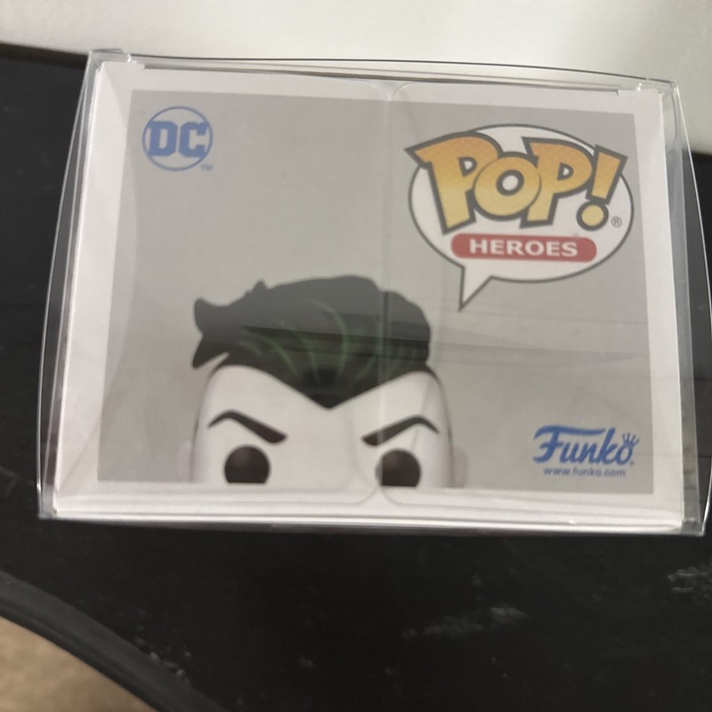 Funko Pop! Vinyl: DC Universe - The Joker #496