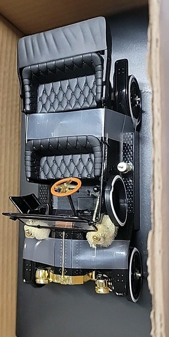 Universal Hobbies Ford Model T Touring – Échelle 1/18 – Miniature De Collection En Boîte (B5)