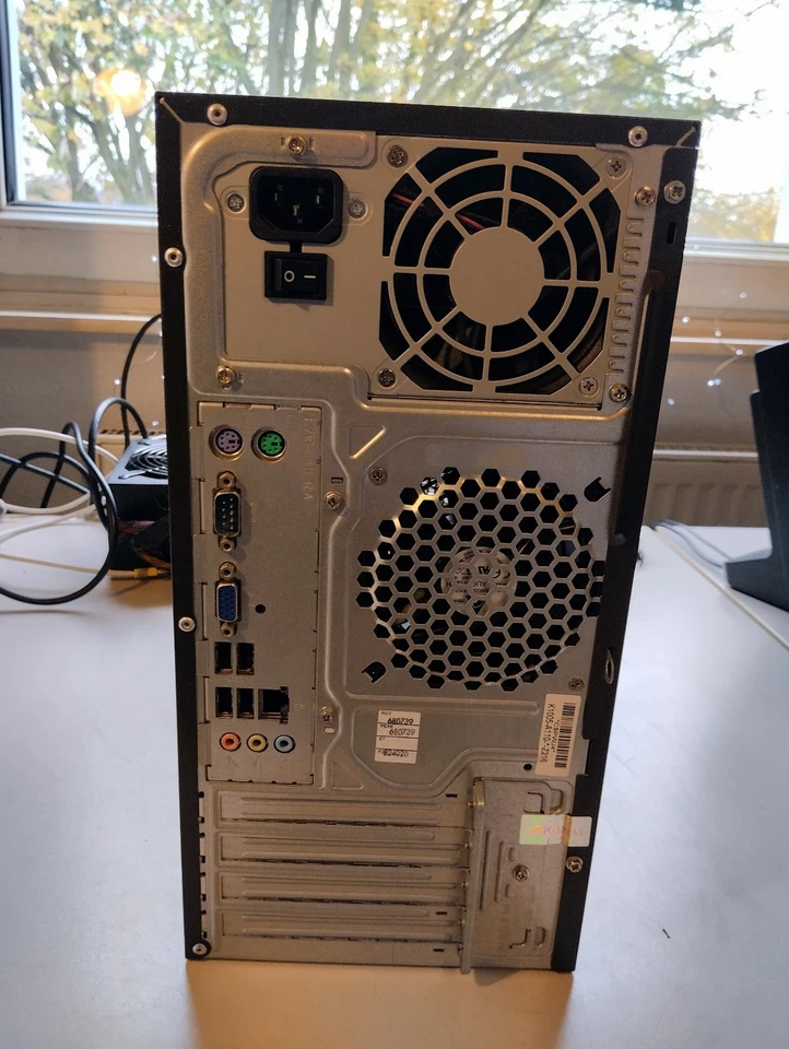 Retro PC Fujitsu ESPRIMO P2560 – Intel Dual Core 2x3,06GHz - 4GB RAM - Windows7 - Bild 4 von 4