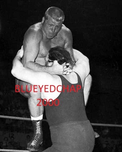 WILBUR SNYDER VS STAN KOWALSKI WRESTLER 8 X 10 WRESTLING