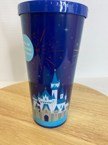 Vaso Walt Disney World Cenicienta Castillo Iluminado Taza Azul Pajita Parques Disney - Imagen 4 de 13