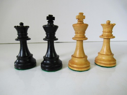 VINTAGE CHAD VALLEY CHESS SET STAUNTON PATTERN K 79mm AND ORIGINAL CHESS BOX - Picture 5 of 15