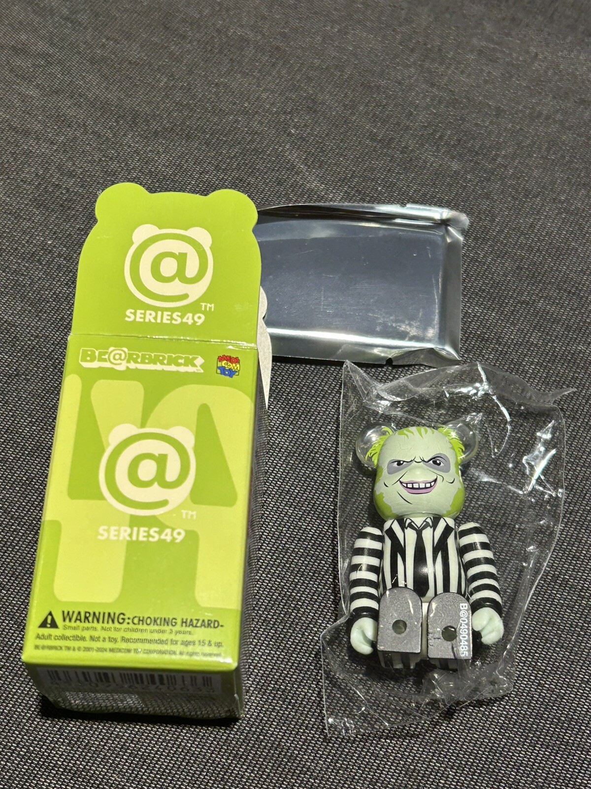 Bearbrick 100% SERIES 49 HORROR BEETLEJUICE BEETLEJUICE Beetlejuice!