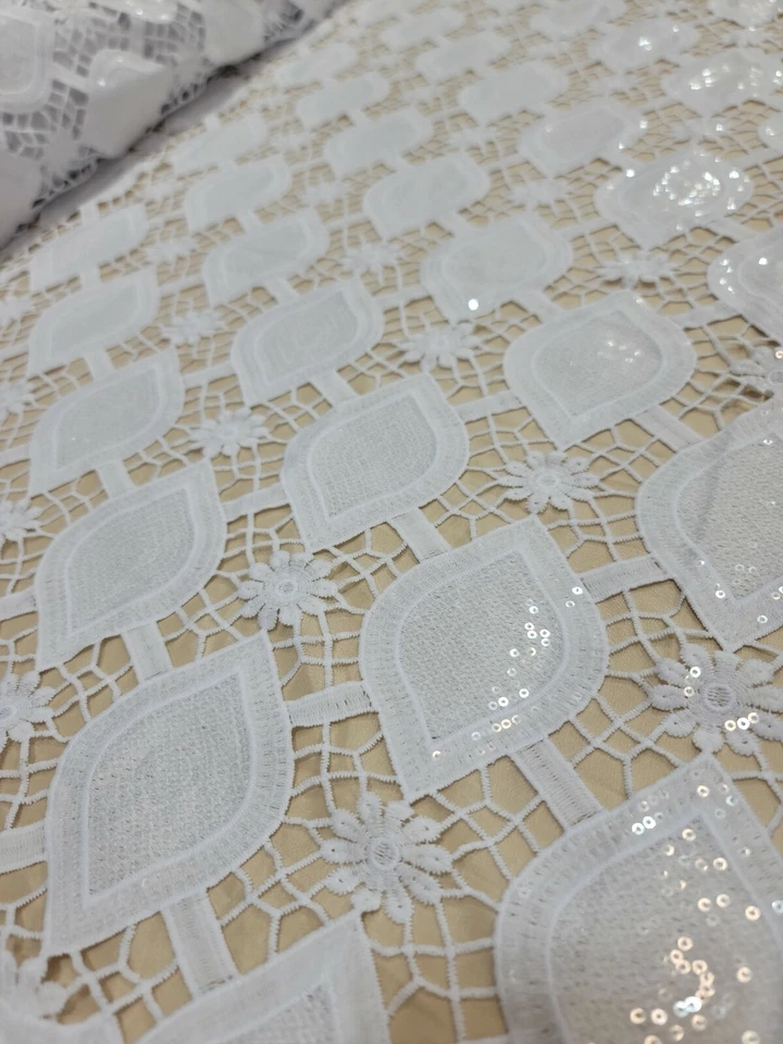 Tela vendida por yarda encaje blanco lentejuelas transparentes guipur bordado geométrico Foto 3 de 4