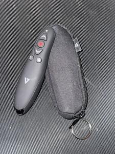 V7 WP1000-24G-19NB Professional Wireless Presenter with Laser Pointer