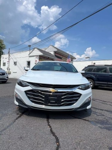 2019 Chevrolet Malibu LT - Picture 2 of 12