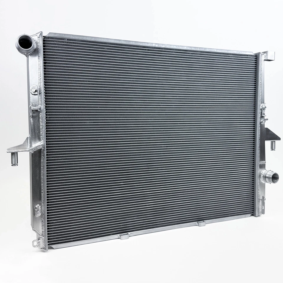 Radiador de aluminio CSF 7227 para 03-10 Cayenne / 04-10 VW Touareg / 07-15 Audi Q7 Foto 2 de 4